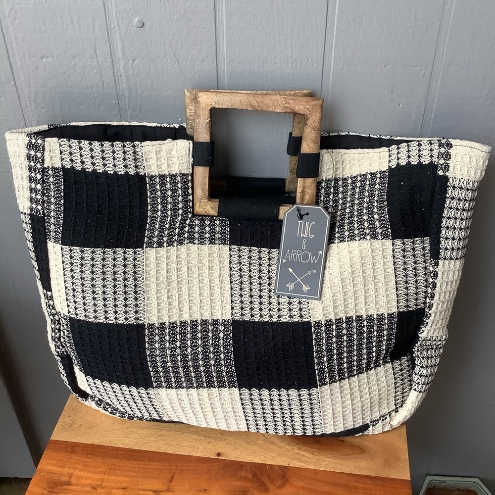 Twig & Arrow Wooden Handle Jacquard Gingham Tote